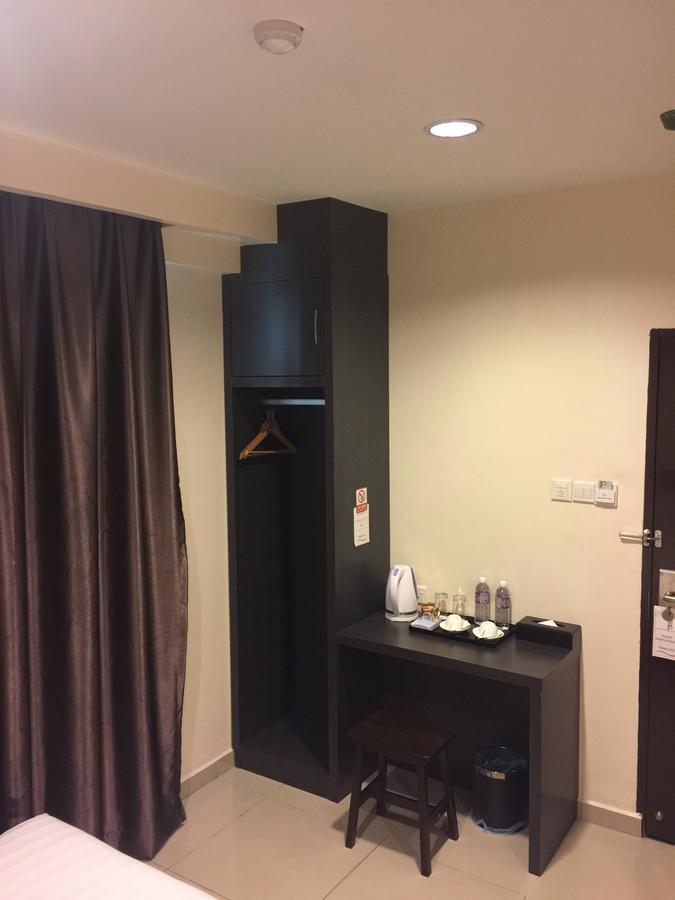Premierz Hotel Labuan Extérieur photo