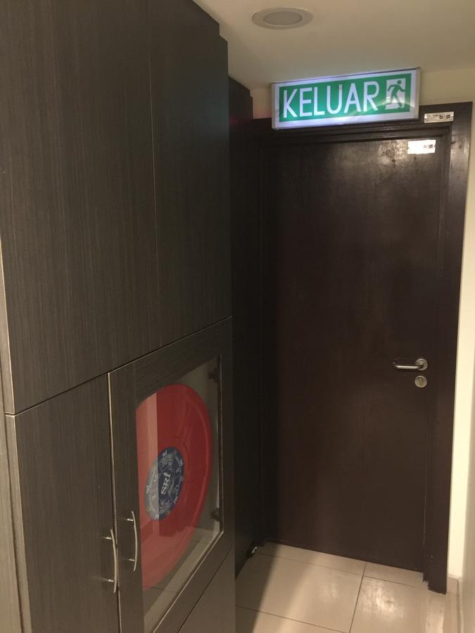 Premierz Hotel Labuan Extérieur photo
